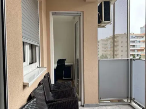 Izdavanje, dvosoban stan, 75m², City Kvart, Podgorica - image 7