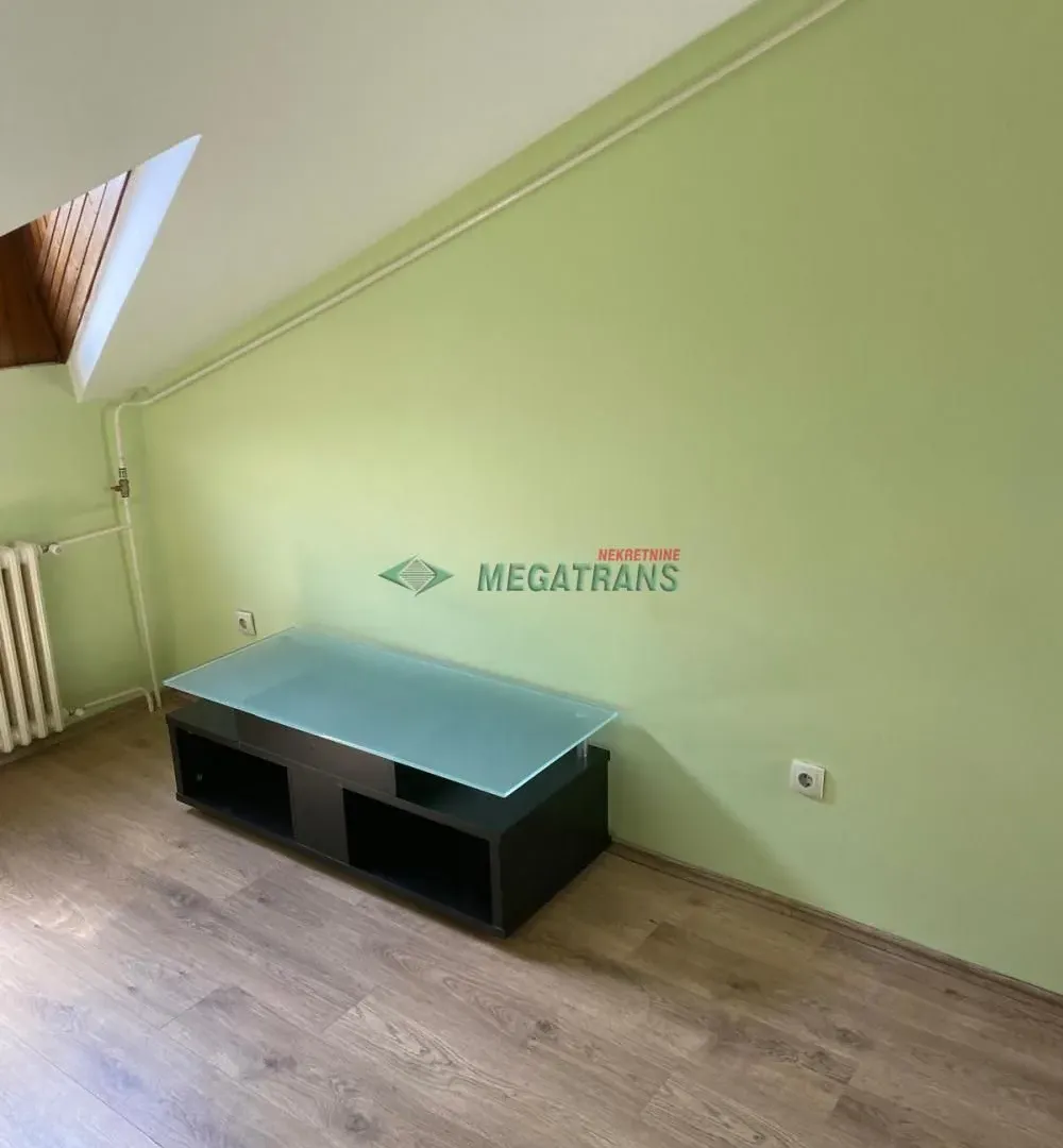 Izdavanje, stan, 18m², Centar, Novi Sad