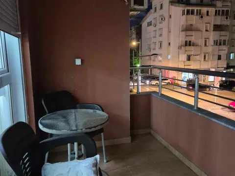 Izdavanje, jednosoban stan, 52m², Centar, Bar - image 5