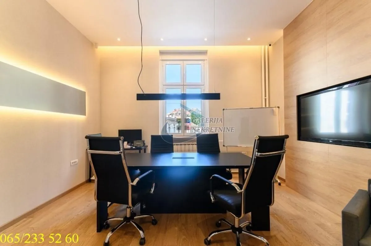 Izdavanje, poslovni prostor, 21m², Stari Grad, Beograd