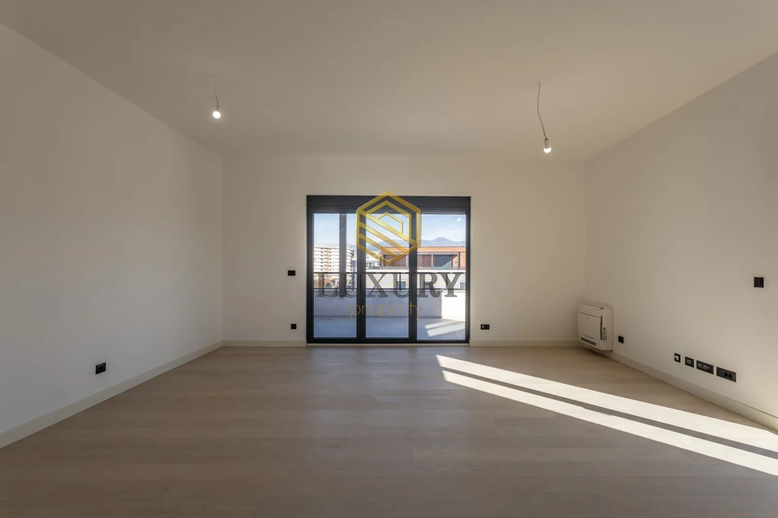 Prodaja, dvosoban stan, 118m², Preko Morače, Podgorica