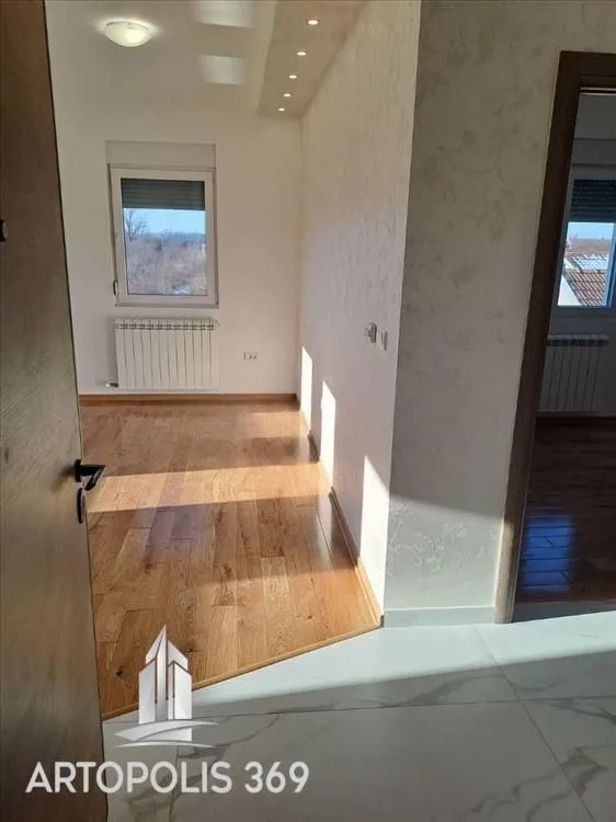 Sale, two bedroom apartment, 55m², Borča 1, Borča Sve Podlokacije