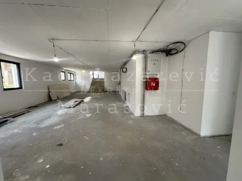 Izdavanje, poslovni prostor, 419m², Kalenić Pijaca, Vračar Sve Podlokacije - image 10