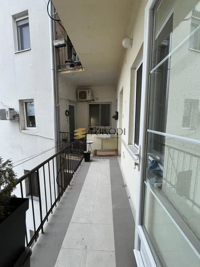 Prodaja, trosoban stan, 112m², Centar, Novi Sad
