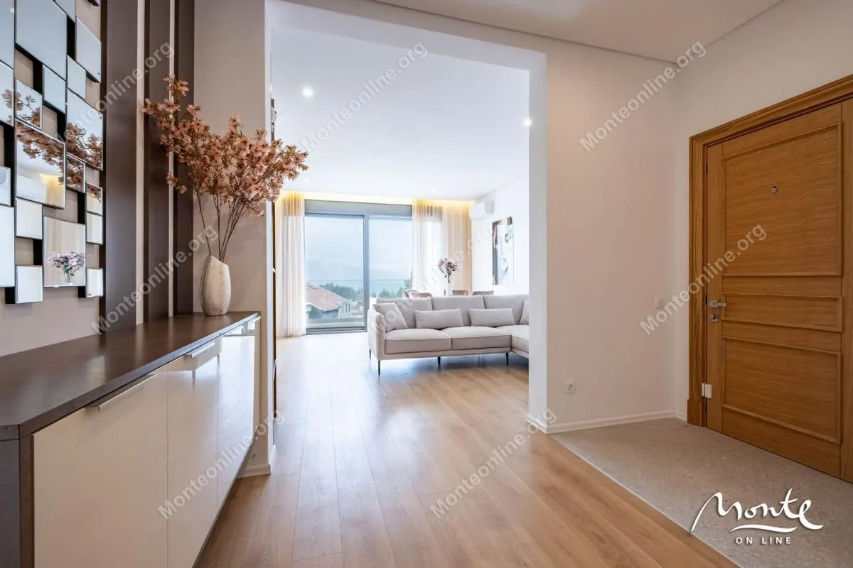 Prodaja, dvosoban stan, 76m², Tivat, Crna Gora