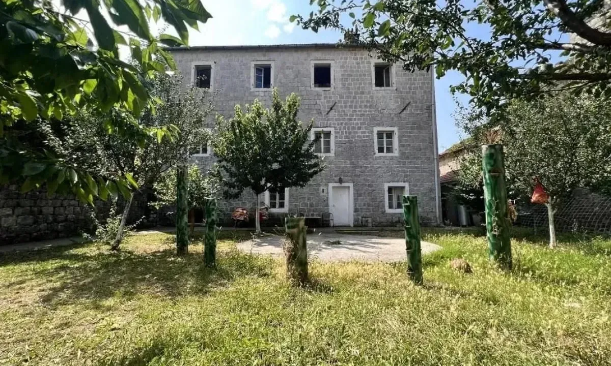 Prodaja, kuća, 300m², Risan, Kotor