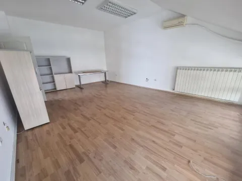 Izdavanje, poslovni prostor, 160m², Južni Bulevar, Vračar Sve Podlokacije - image 7