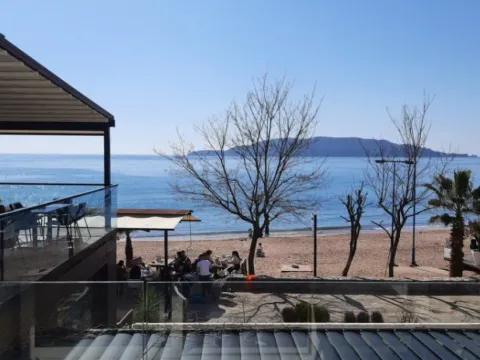 Prodaja, dvosoban stan, 85m², Rafailovići, Budva