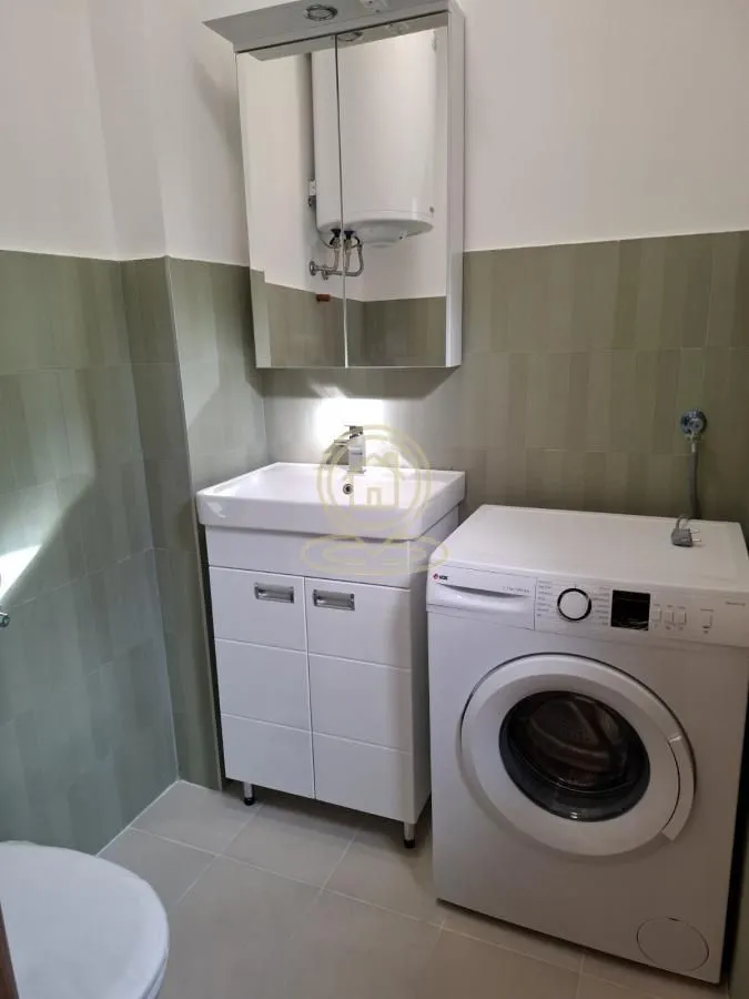 Izdavanje, trosoban stan, 86m², Savski Venac, Beograd