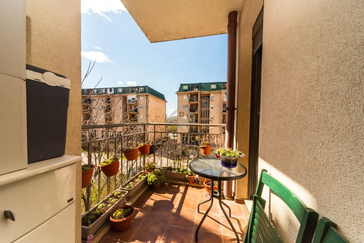 Prodaja, dvosoban stan, 62m², Krivi Most, Podgorica