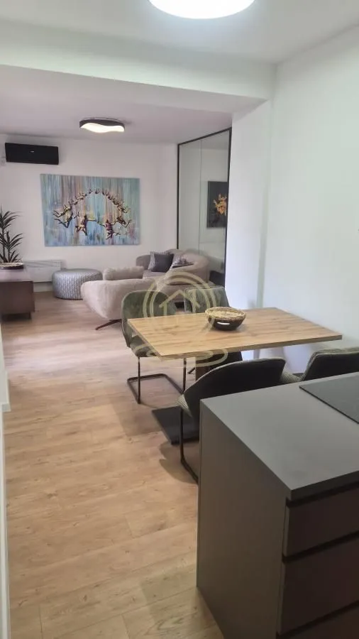 Prodaja, dvosoban stan, 55m², Karaburma, Palilula Sve Podlokacije
