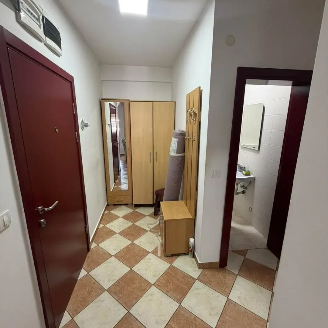Izdavanje, dvosoban stan, 74m², Popovići, Bar
