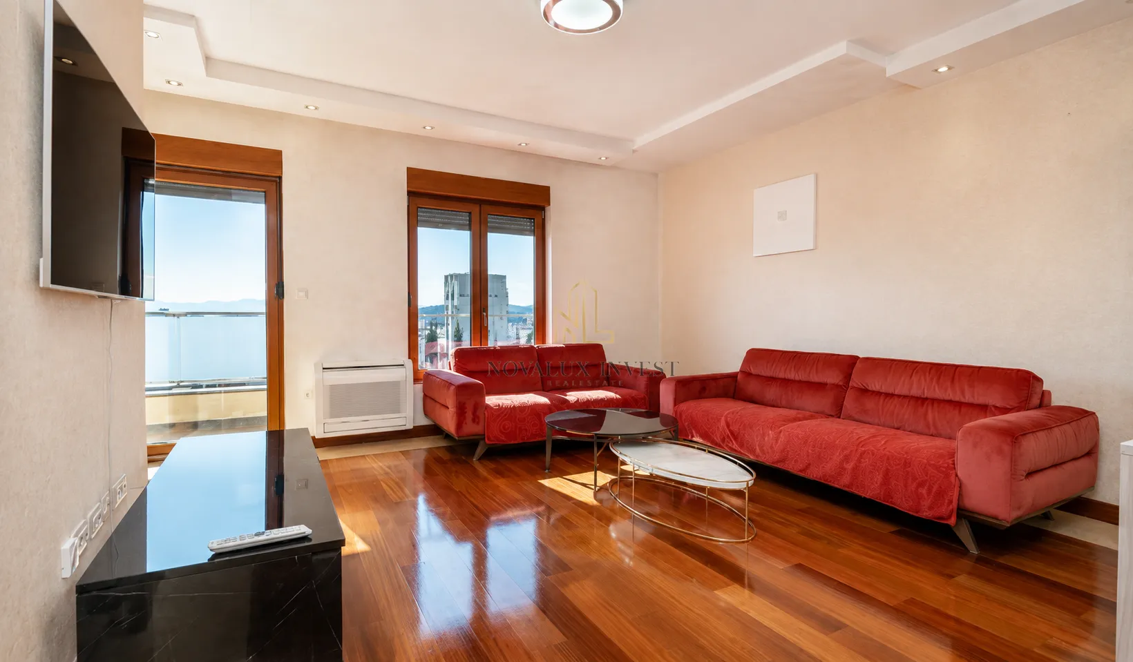 Izdavanje, četvorosoban stan, 140m², Centar, Podgorica