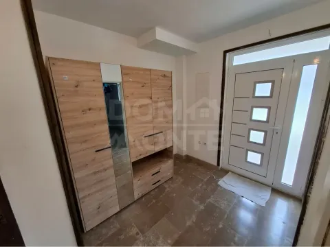 Izdavanje, trosoban stan, 98m², Gornja Lastva, Tivat - image 9