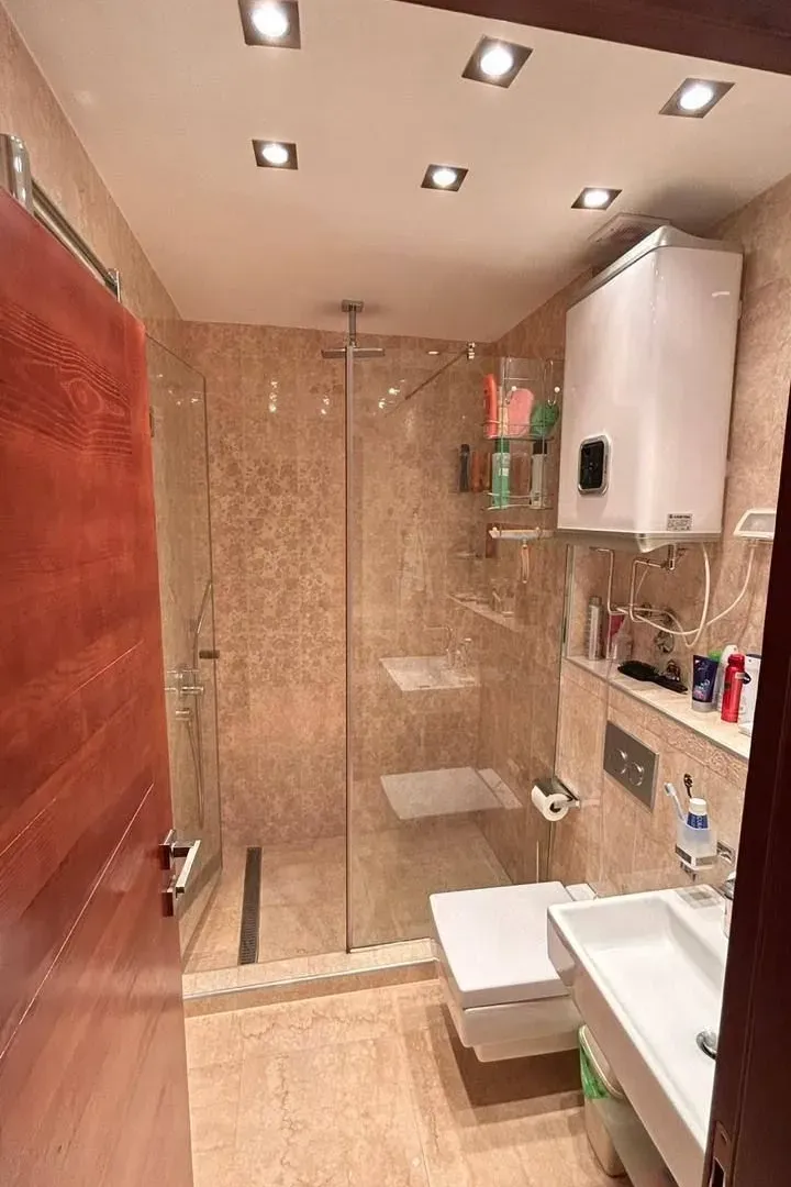 Prodaja, dvosoban stan, 120m², Komoševina, Budva