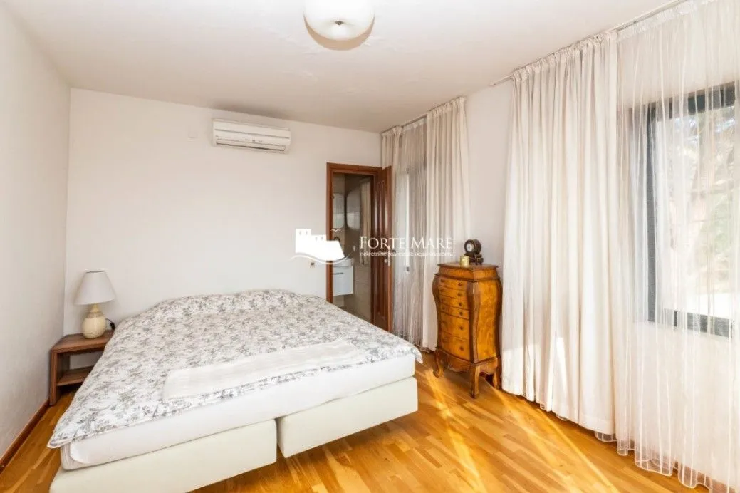 Prodaja, kuća, 201m², Topla, Herceg Novi