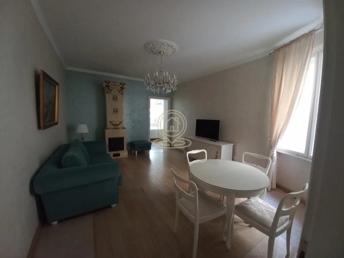 Izdavanje, trosoban stan, 70m², Stari Grad, Beograd