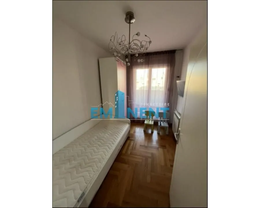 Rent, four bedroom apartment, 120m², Voždovac Sve Podlokacije, Beograd