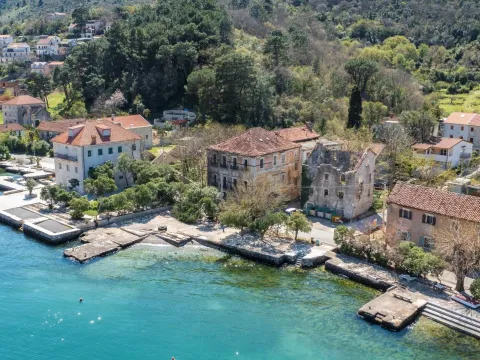 Prodaja, kuća, 2490m², Kotor, Crna Gora - image 1
