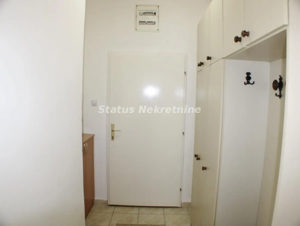 Prodaja, trosoban stan, 67m², Zrenjanin, Srbija
