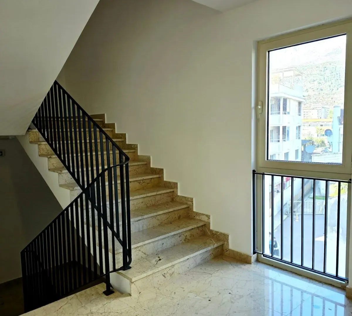 Prodaja, dvosoban stan, 65m², Centar, Budva