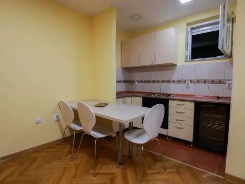 Rent, three bedroom apartment, 60m², Brace Jerković, Voždovac Sve Podlokacije - image 2