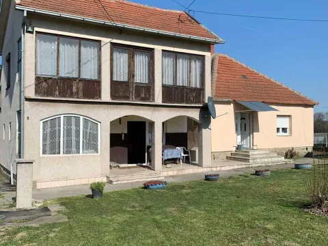 Prodaja, kuća, 190m², Veliki Crljeni, Lazarevac - image 1