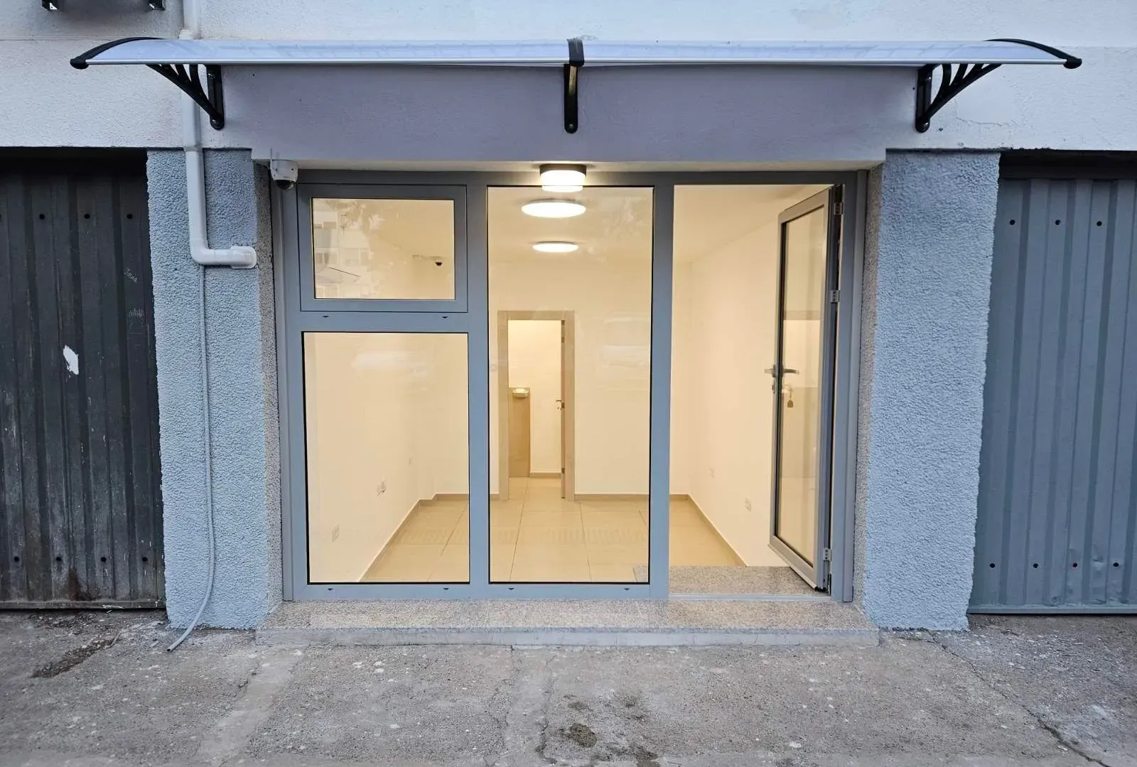 Izdavanje, poslovni prostor, 18m², Preko Morače, Podgorica