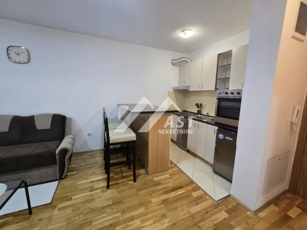 Izdavanje, jednosoban stan, 35m², Podbara, Novi Sad Sve Podlokacije
