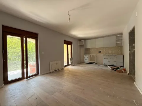 Sale, one bedroom apartment, 53m², Bečići, Budva - image 1
