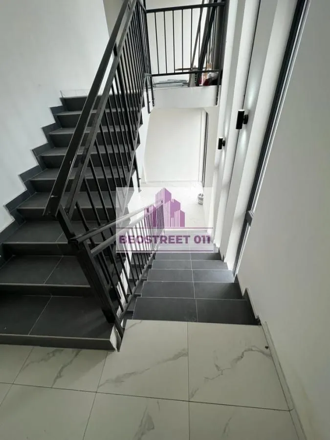 Sale, apartment, 160m², Farmaceutski Fakultet, Voždovac Sve Podlokacije