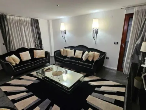 Prodaja, dvosoban stan, 180m², Podgorica, Crna Gora