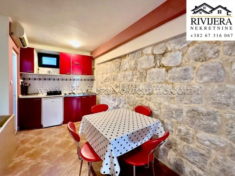 Prodaja, kuća, 250m², Strp, Kotor