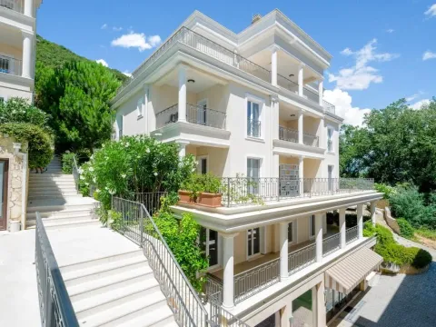 Prodaja, trosoban stan, 166m², Đenovići, Herceg Novi - image 2
