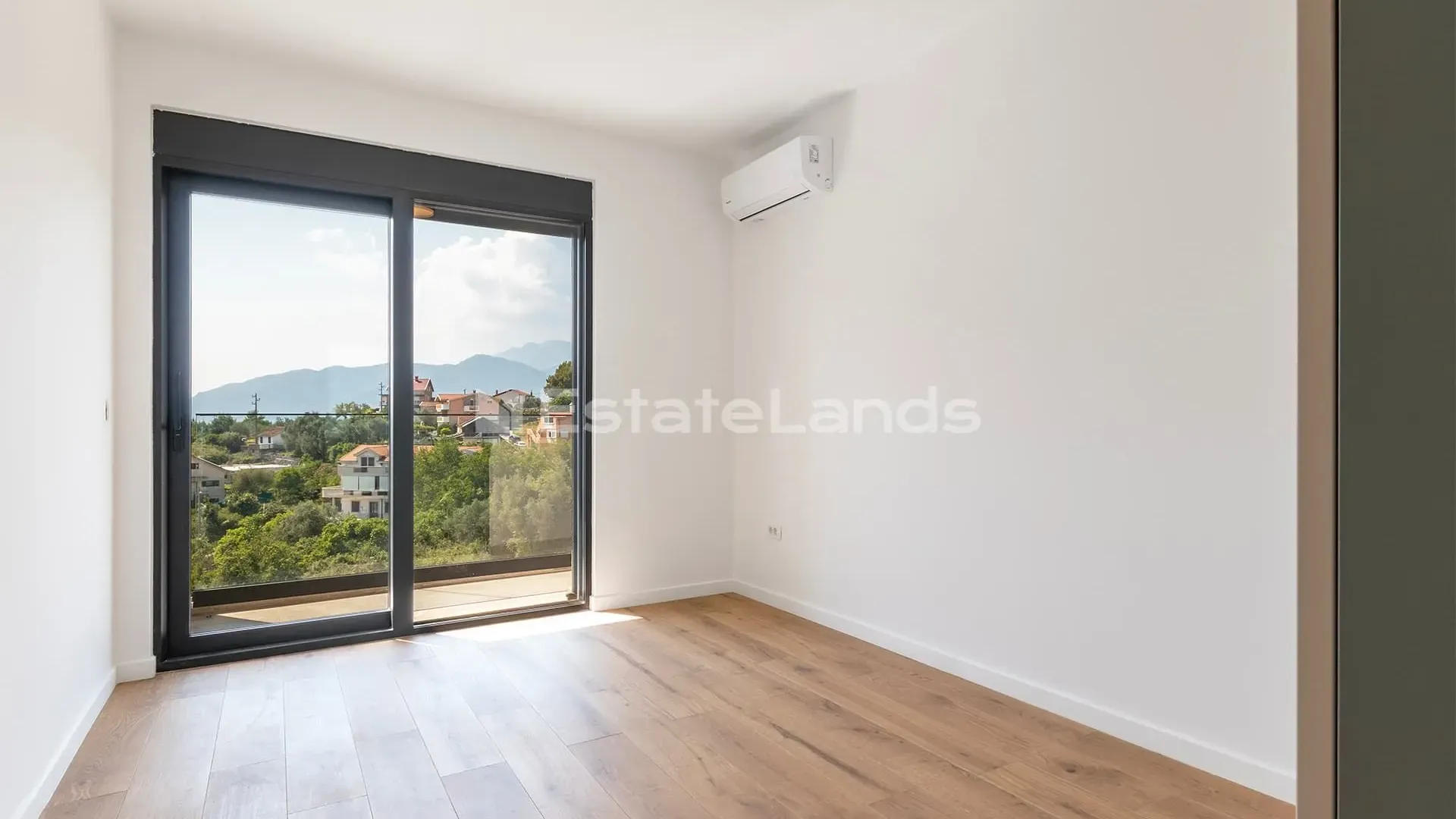 Rent, house, 183m², Kava, Tivat
