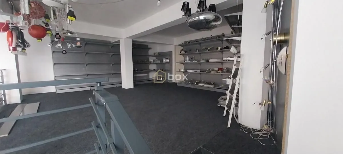 Sale, office space, 330m², Medijana, Niš