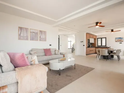 Prodaja, kuća, 318m², Reževići, Budva - image 25