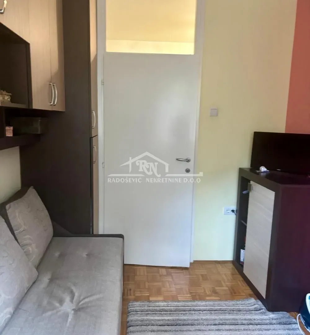 Prodaja, trosoban stan, 100m², Labudovo Brdo, Beograd