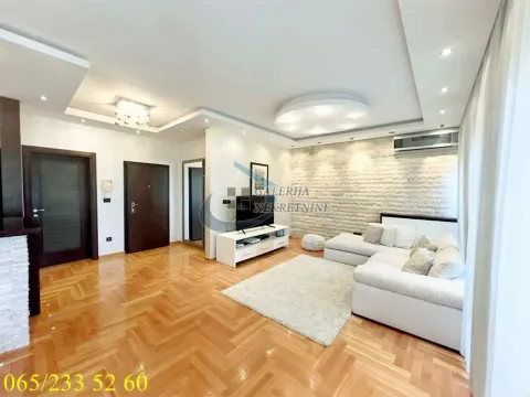 Rent, four bedroom apartment, 97m², Vračar Sve Podlokacije, Beograd - image 2