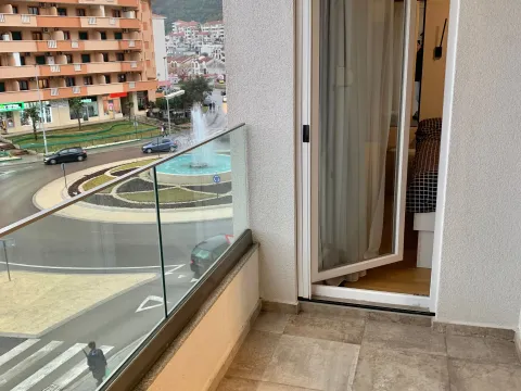 Izdavanje, jednosoban stan, 50m², Centar, Budva - image 8