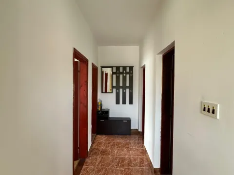 Izdavanje, kuća, 180m², Krašići, Tivat - image 36