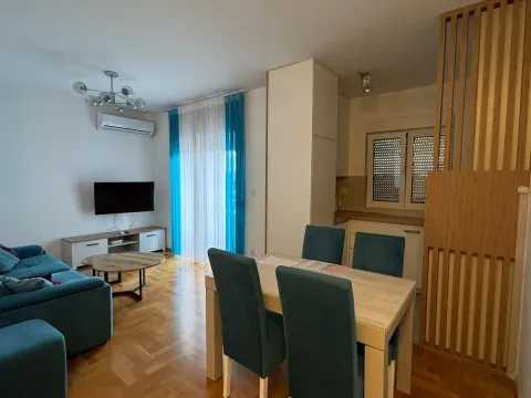 Izdavanje, dvosoban stan, 55m², Velji Vinogradi, Budva - image 1