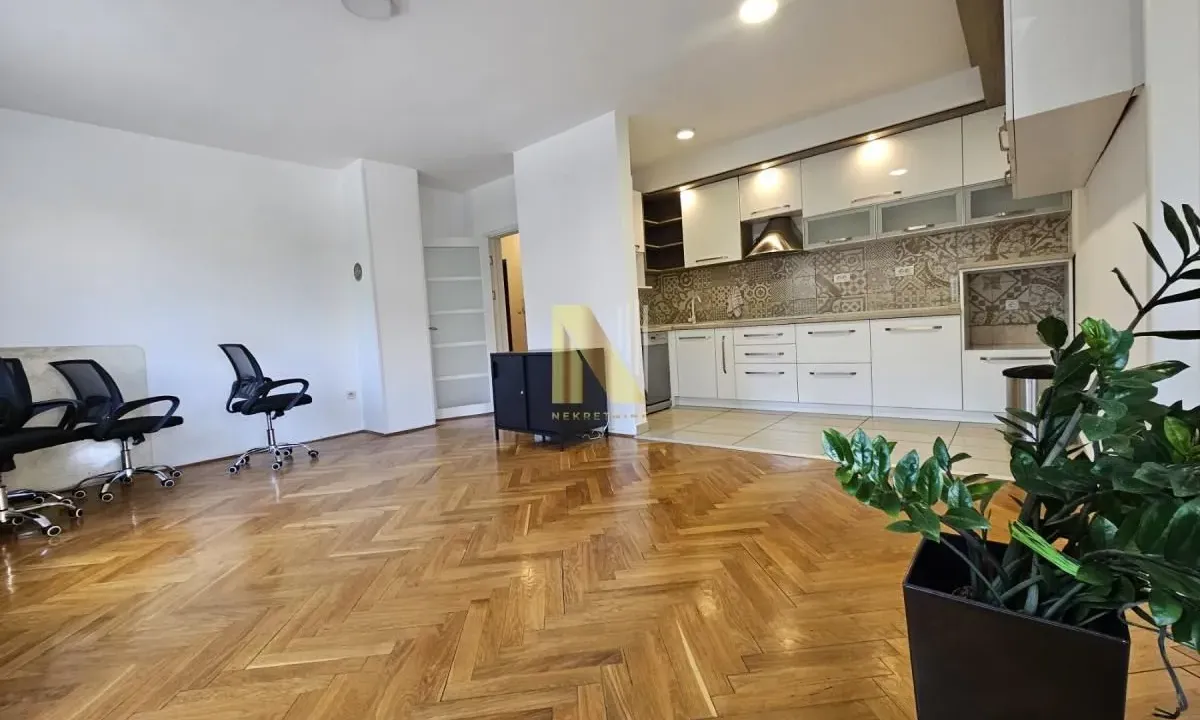 Prodaja, trosoban stan, 83m², Bulevar Oslobodjenja, Novi Sad Sve Podlokacije