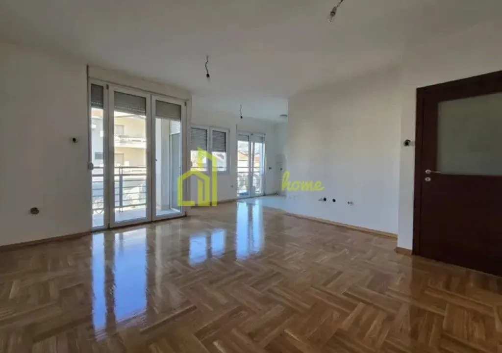 Prodaja, dvosoban stan, 73m², Dalmatinska ulica, Podgorica