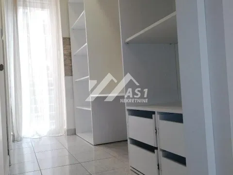 Izdavanje, četvorosoban stan, 130m², Grbavica, Novi Sad Sve Podlokacije - image 8