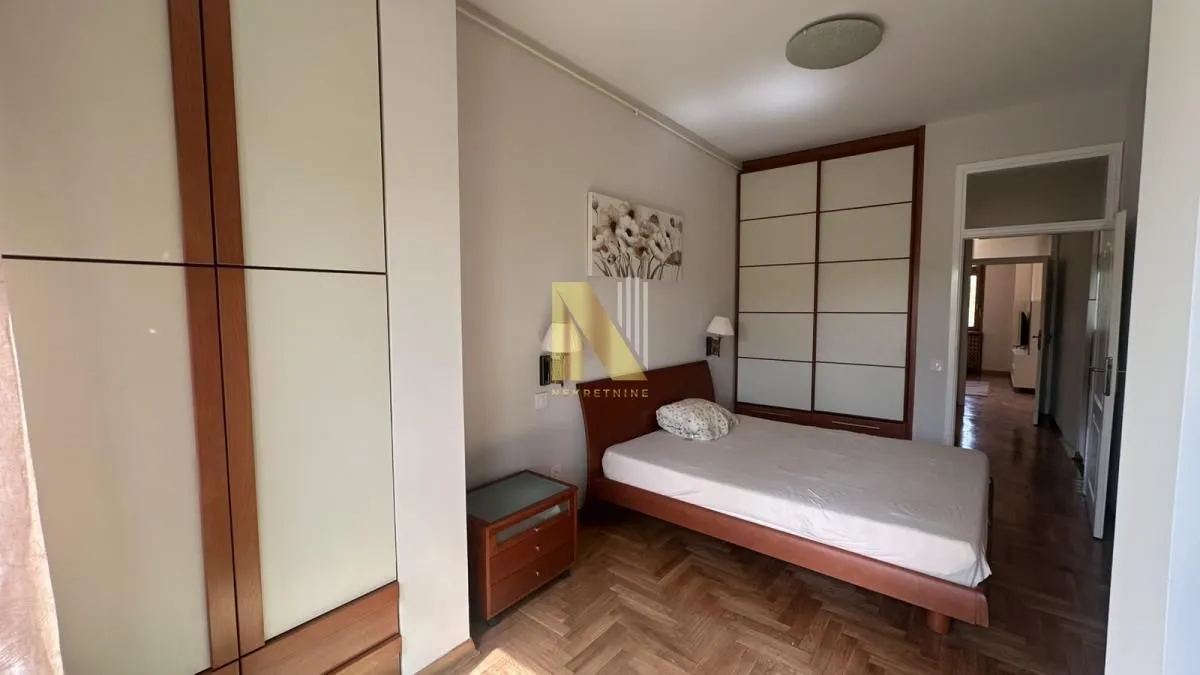 Izdavanje, dvosoban stan, 64m², Centar, Novi Sad