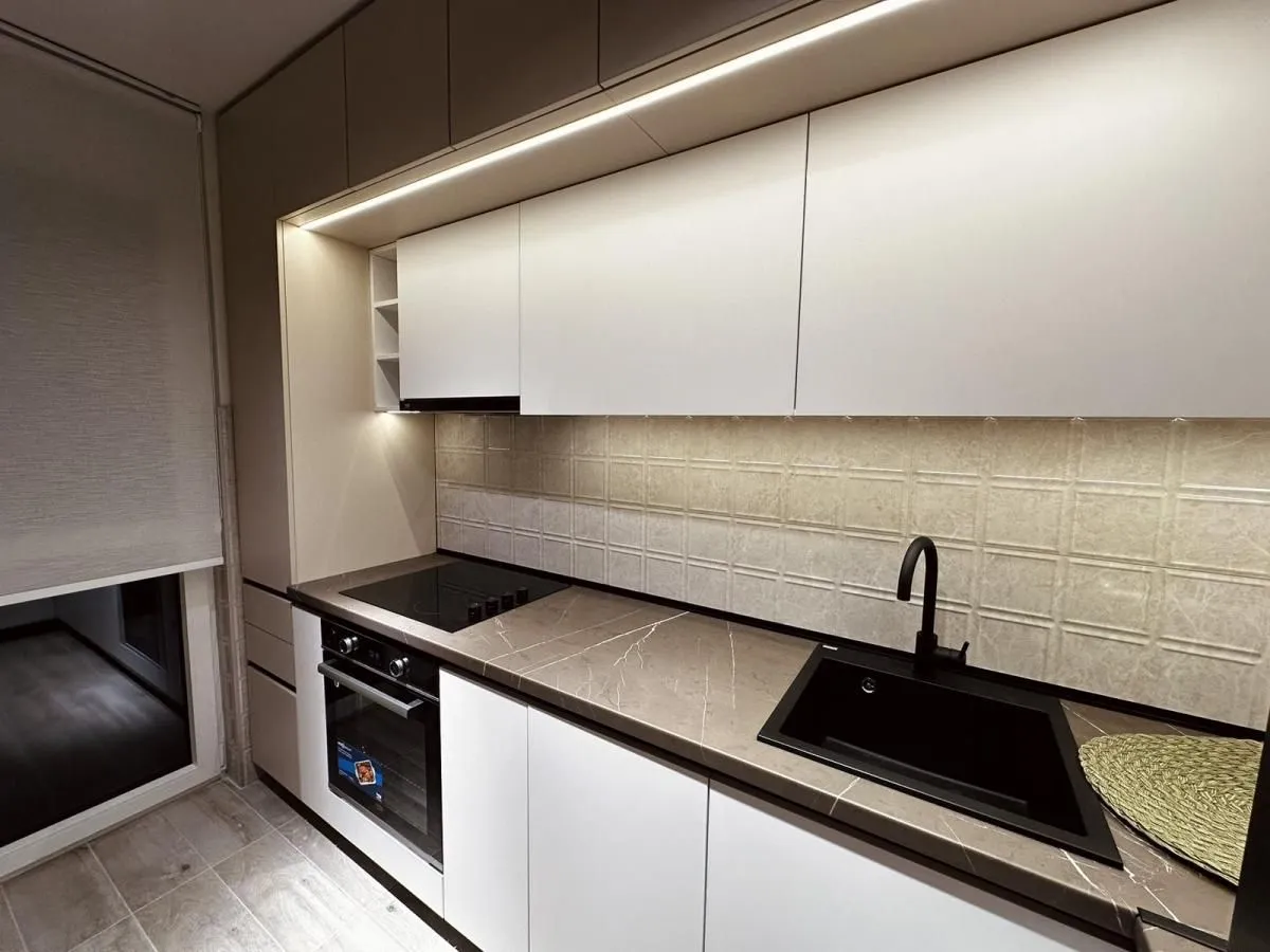 Izdavanje, dvosoban stan, 78m², Dom zdravlja, Niš