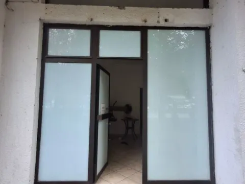 Poslovni prostor in Makedonsko naselje