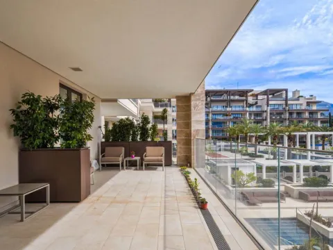 Prodaja, trosoban stan, 215m², Porto Montenegro, Tivat - image 16