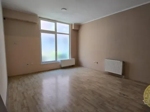 Izdavanje, poslovni prostor, 70m², Novi Sad, Srbija - image 8